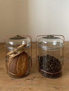 Peter Ivy glass jar
